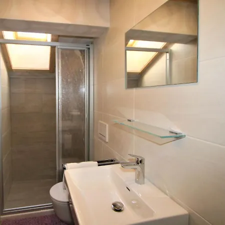 Apartman Unterfloeber-1 By Interhome